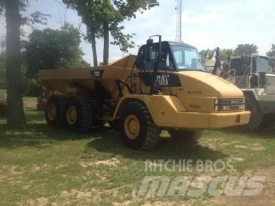 CAT 725 アーティキュレート式ダンプトラック