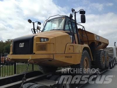 CAT 725C アーティキュレート式ダンプトラック