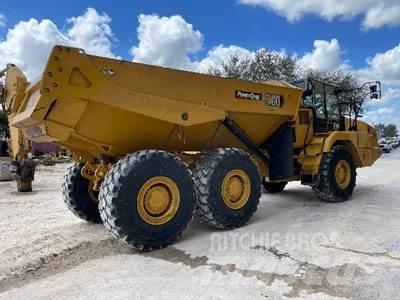CAT 730-04A アーティキュレート式ダンプトラック
