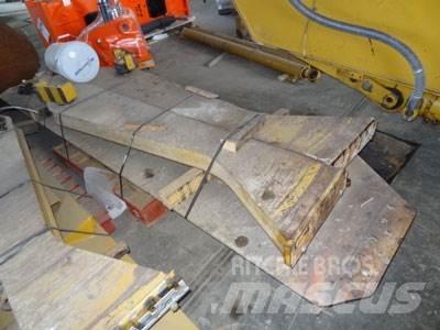 CAT 740 Tailgate その他部品