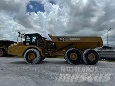 CAT 745-04A アーティキュレート式ダンプトラック