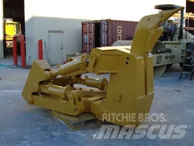 CAT D8T/R/N Ripper, S/S その他部品