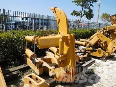 CAT D8T Ripper, S/S その他部品
