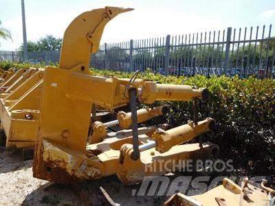 CAT D8T Ripper, S/S その他部品
