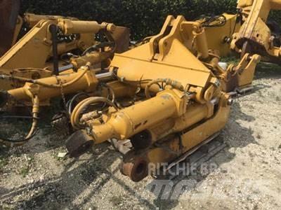 CAT D8T Ripper, S/S その他部品