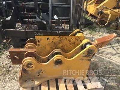 CAT D8T Ripper, S/S その他部品