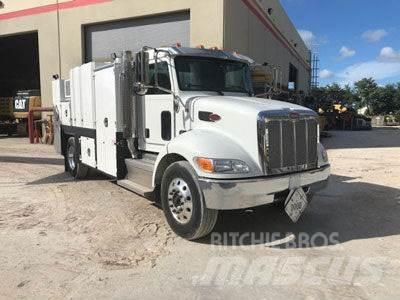 Peterbilt 537 4X2 - NEW その他トラック