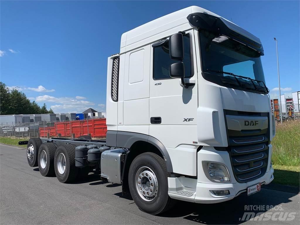 DAF XF 430 8x4*4 キャブ付きシャーシ