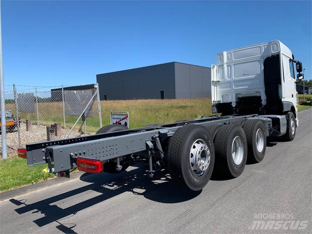DAF XF 430 8x4*4 キャブ付きシャーシ