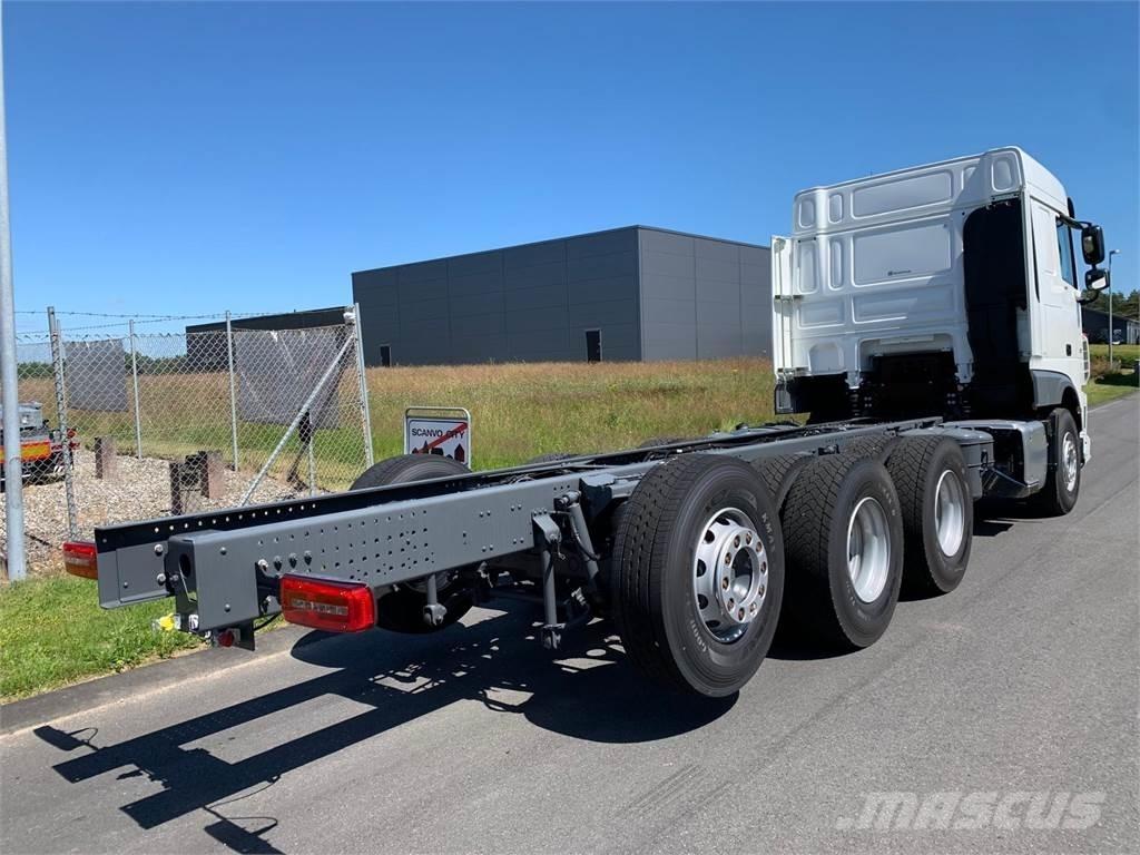 DAF XF 430 8x4*4 キャブ付きシャーシ