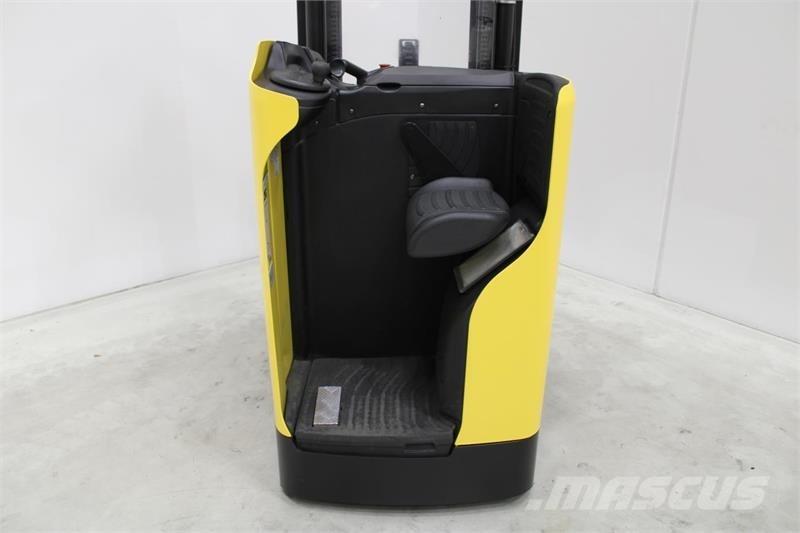 Hyster RS1.6 自走式スタッカー