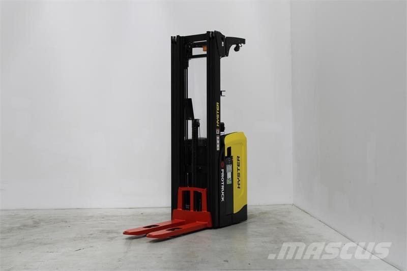 Hyster RS1.6 自走式スタッカー