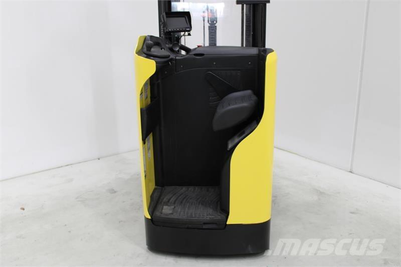 Hyster RS1.6 自走式スタッカー