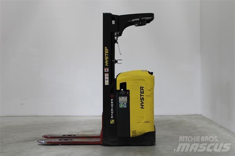 Hyster RS1.6 自走式スタッカー