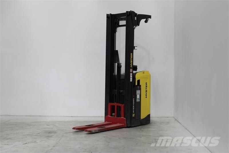 Hyster RS1.6 自走式スタッカー