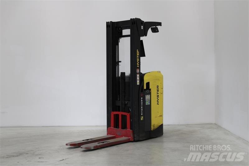 Hyster RS1.6 自走式スタッカー