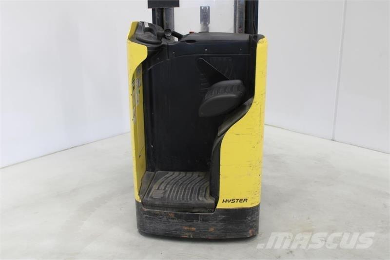 Hyster RS1.6 自走式スタッカー