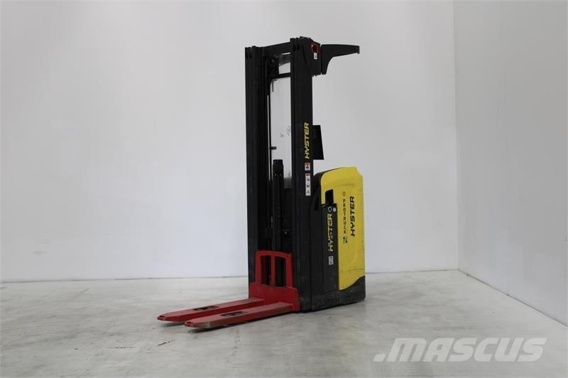 Hyster RS1.6 自走式スタッカー