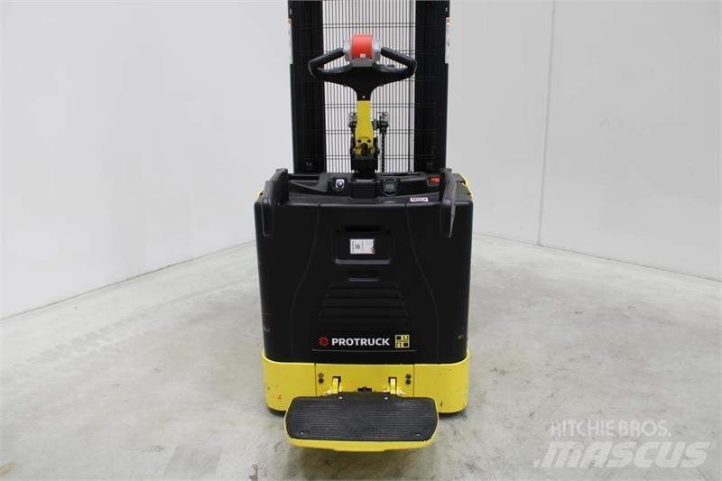 Hyster S1.5S 自走式スタッカー