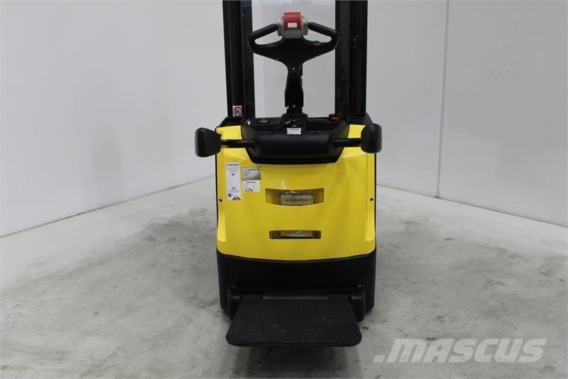 Hyster S1.6S 自走式スタッカー