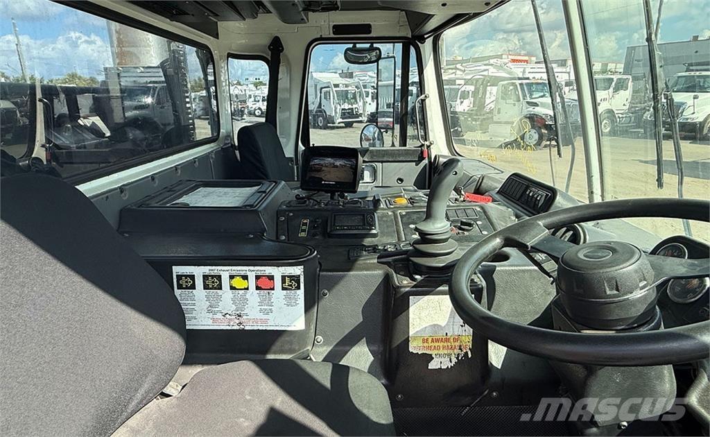 Autocar ACX 塵芥車、パッカー車