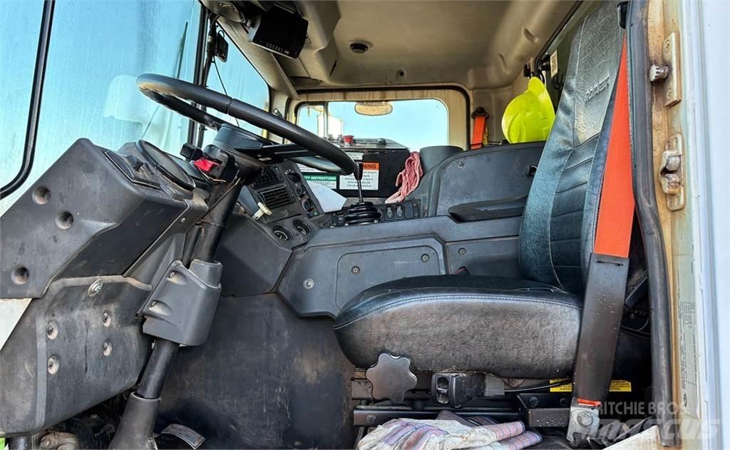 Mack 600 塵芥車、パッカー車