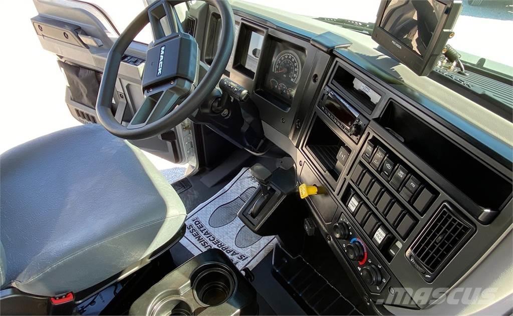 Mack MD6 塵芥車、パッカー車