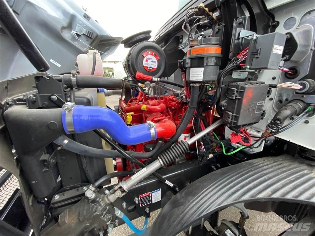 Mack MD7 グラップル