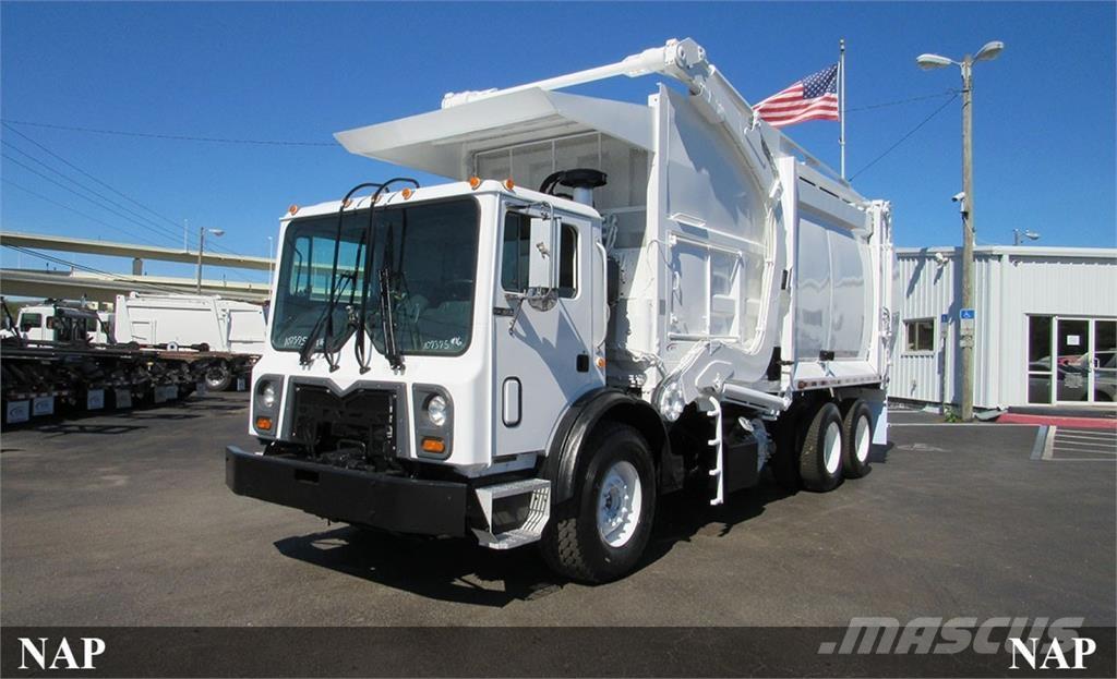 Mack MRU613 塵芥車、パッカー車