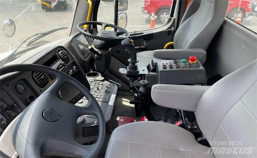 Peterbilt 520 塵芥車、パッカー車