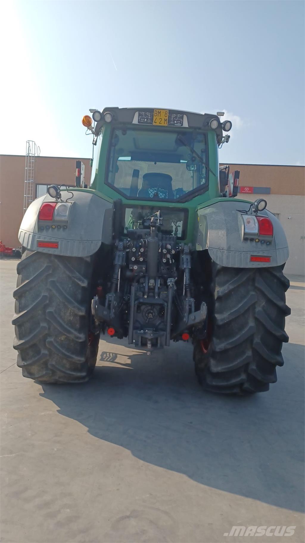 Fendt 828 SCR トラクター