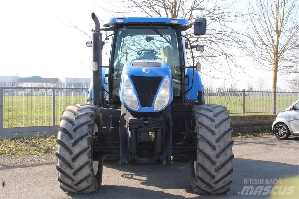 New Holland T7030 トラクター