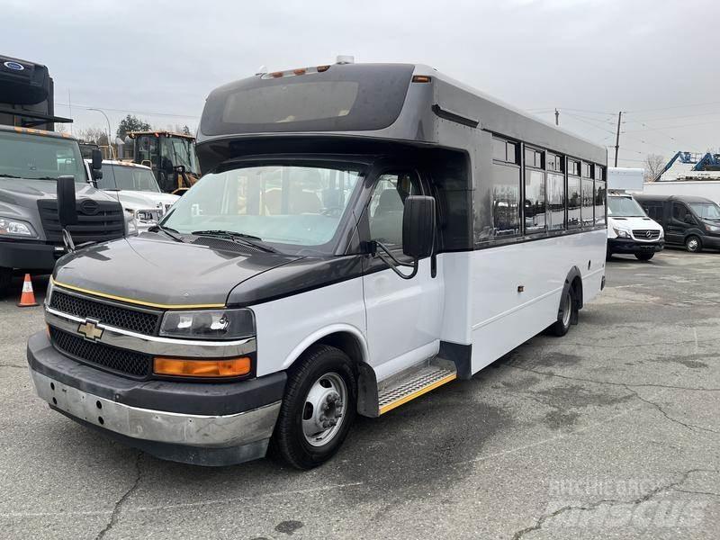 Chevrolet Express マイクロバス