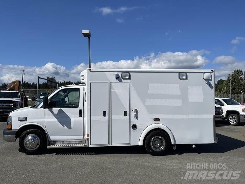 Chevrolet Express マイクロバス