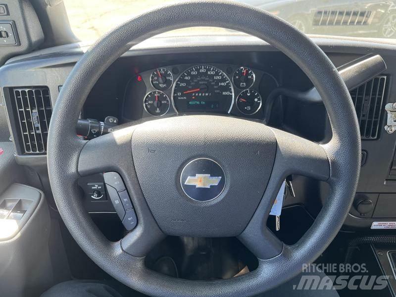 Chevrolet Express マイクロバス