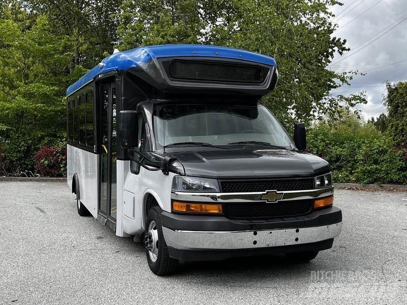 Chevrolet Express マイクロバス