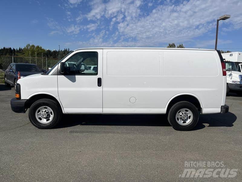 Chevrolet Express パネルバン