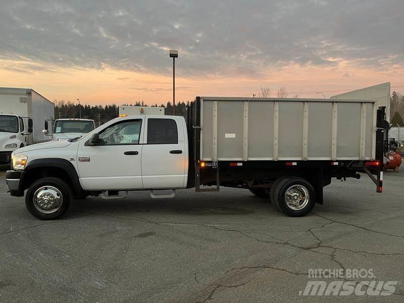 Dodge Ram 5500 平ボディー