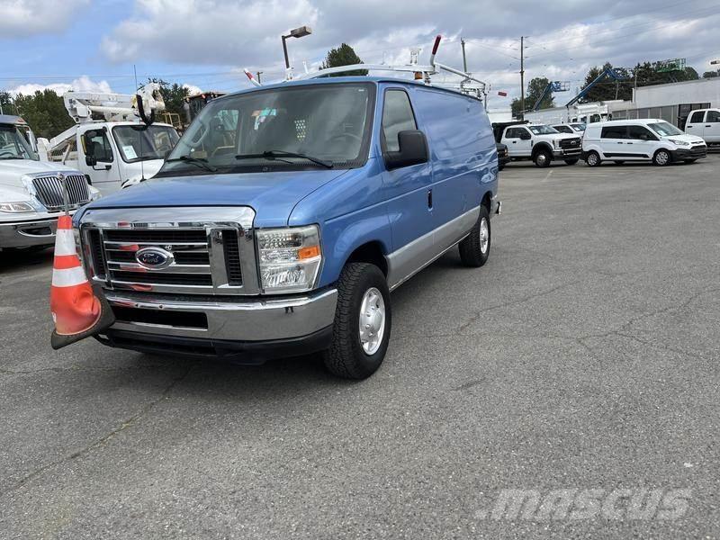 Ford Econoline パネルバン
