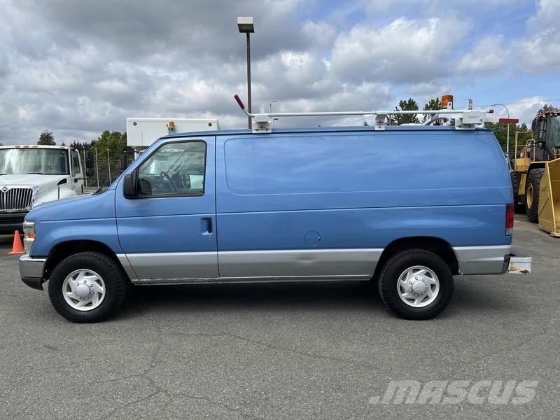 Ford Econoline パネルバン
