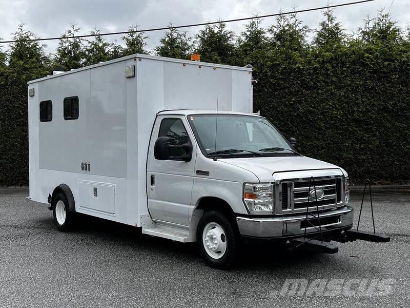 Ford Econoline パネルバン