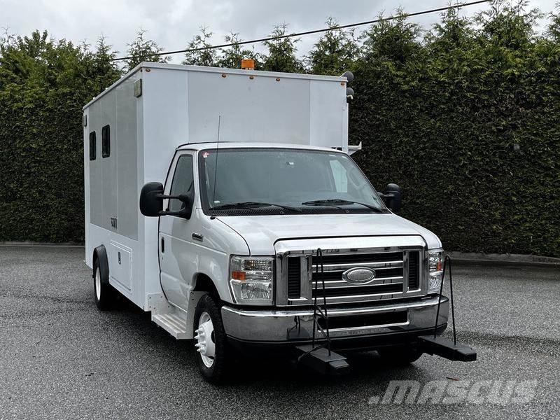 Ford Econoline パネルバン