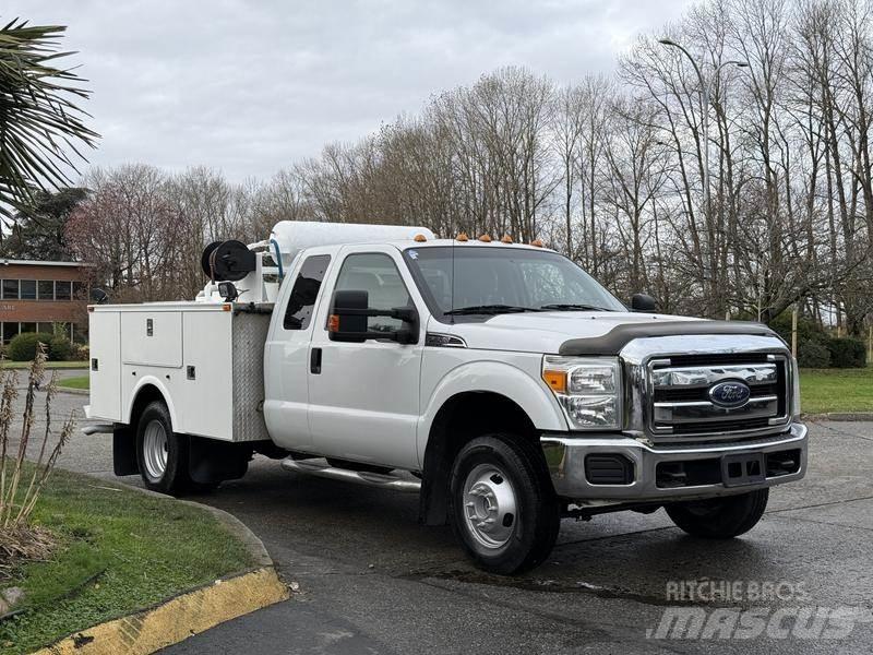 Ford F-350 SD 多目的／汎用車両