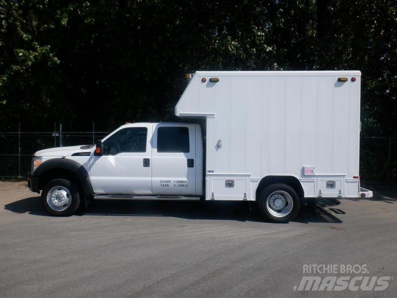 Ford F-550 多目的／汎用車両