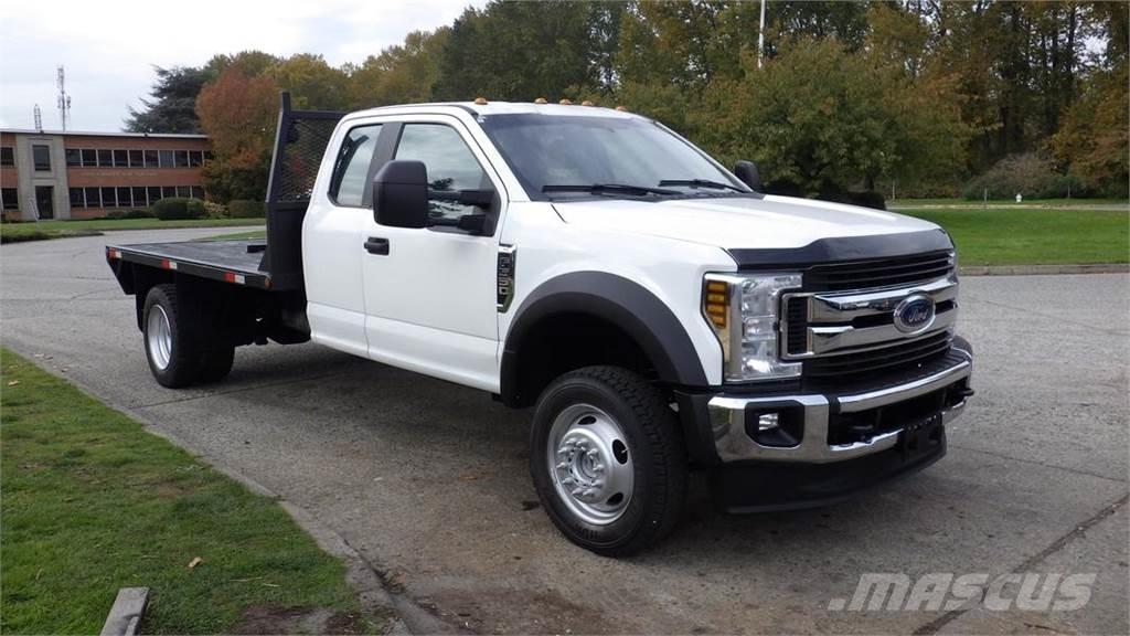 Ford F-550 平ボディー
