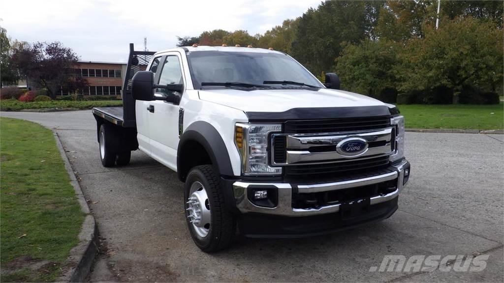 Ford F-550 平ボディー