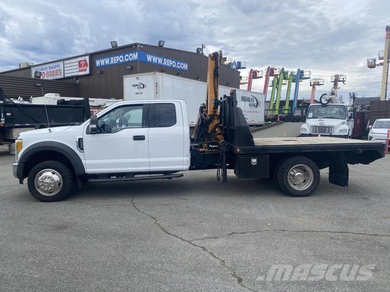 Ford F-550 クレーントラック、ユニック車