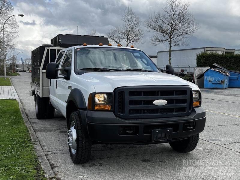 Ford F-550 多目的／汎用車両