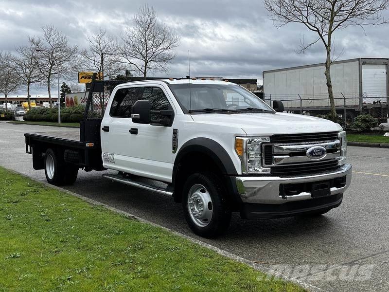 Ford F-550 平ボディー