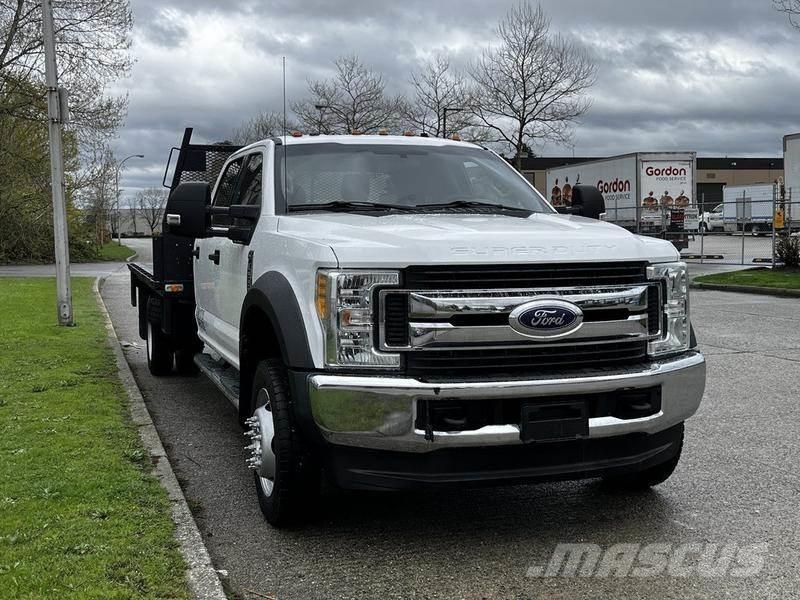 Ford F-550 平ボディー
